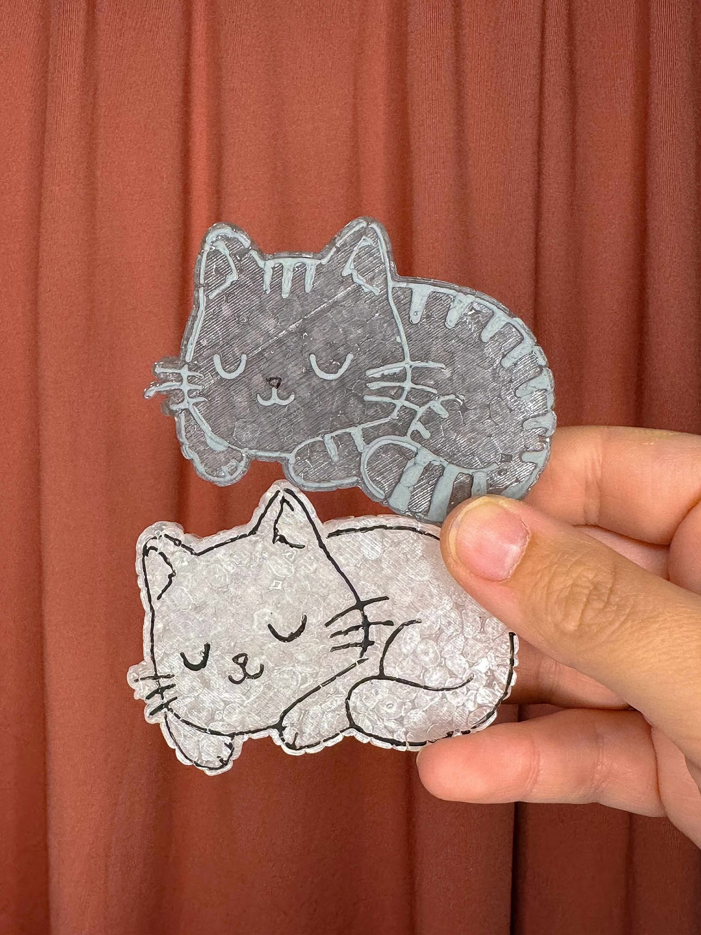 Striped sleeping kitty vent clip