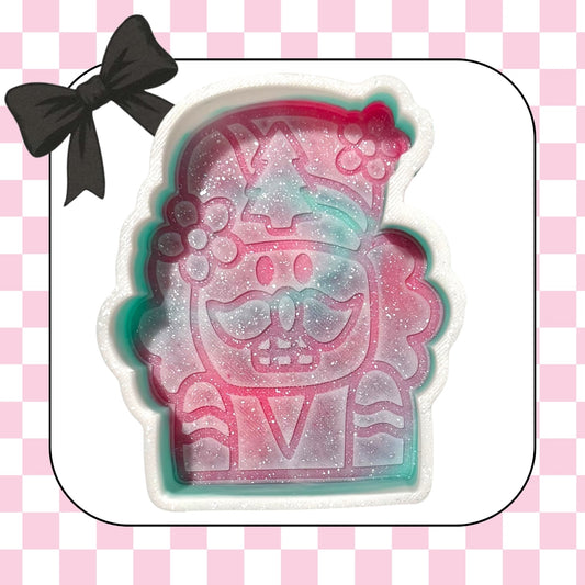 Groovy nutcracker