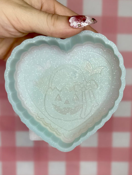 Pumpkin bucket heart