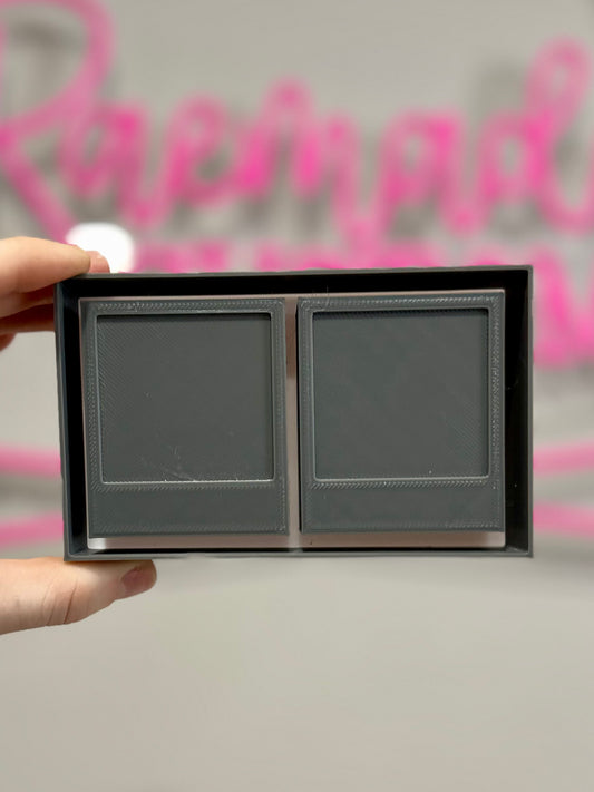 Double polaroid vent clip mold