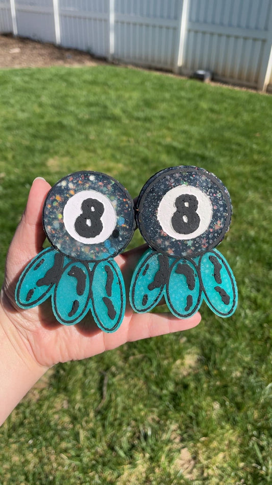 Turquoise 8 ball