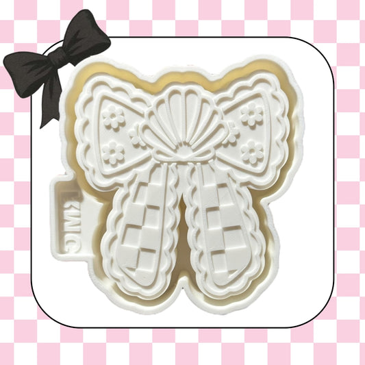Seashell bow