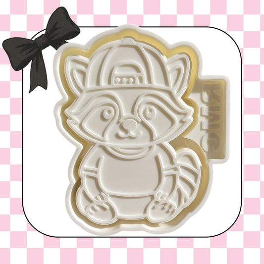 Raccoon backwards hat