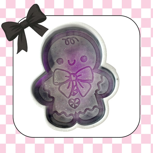 Gingerbread with bow